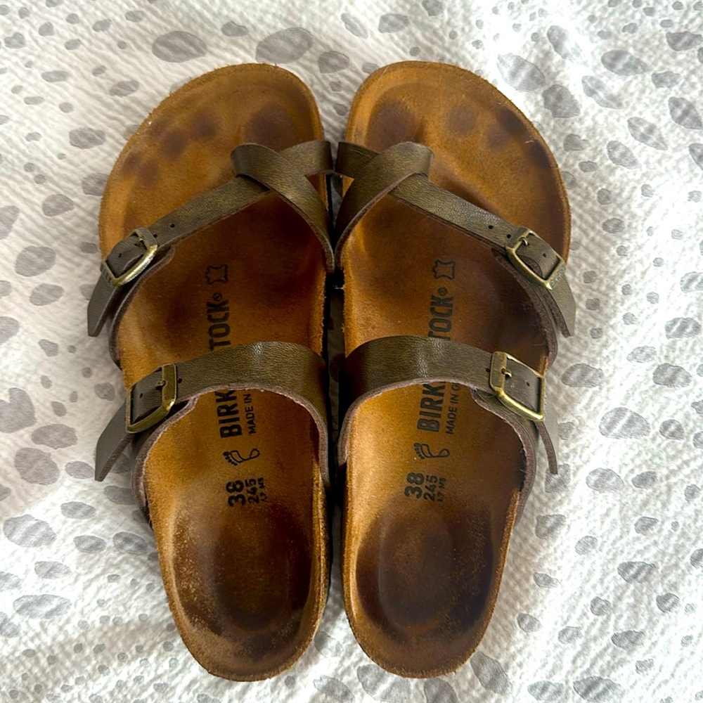 Birkenstock Mayari style, size 38 /7-7.5 golden brown